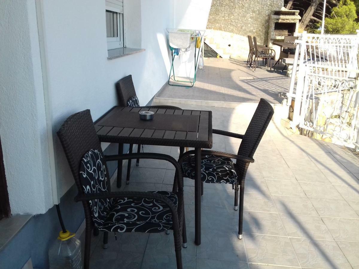 Apartmani Lastro イェセニツェ エクステリア 写真