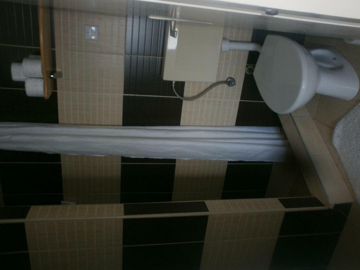 Apartmani Lastro イェセニツェ エクステリア 写真